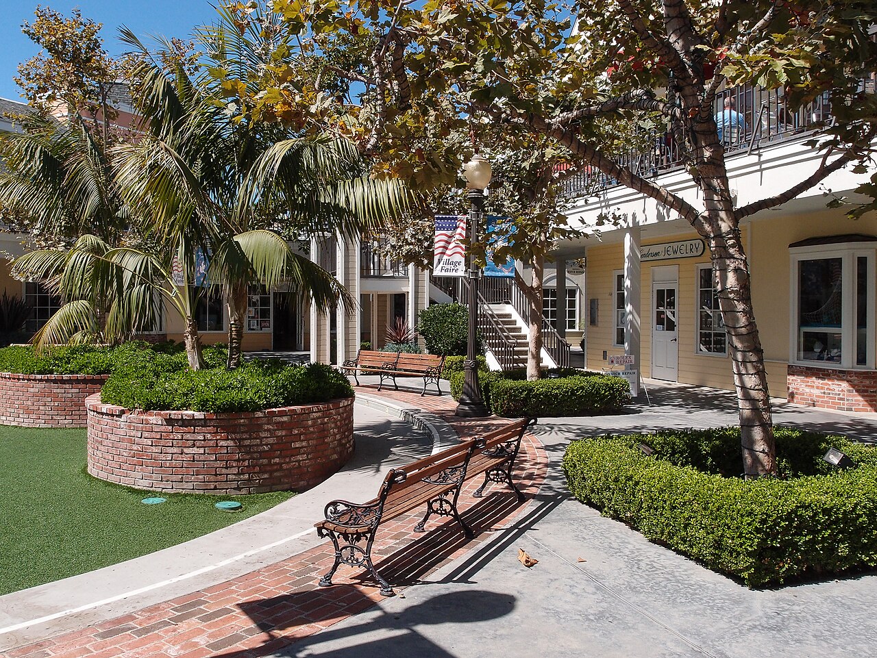 Carlsbad Village Faire open-air shopping centre