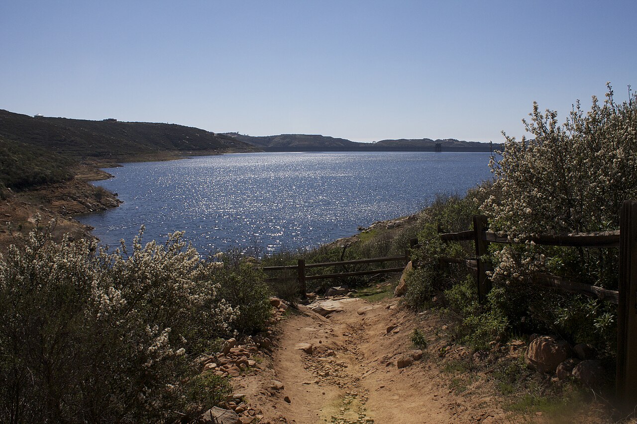Elfin Forest Recreational Reserve trail and reservoir view